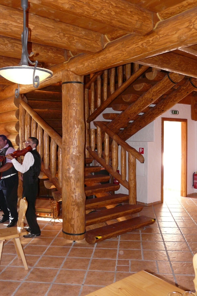 Blockhausartige Treppen