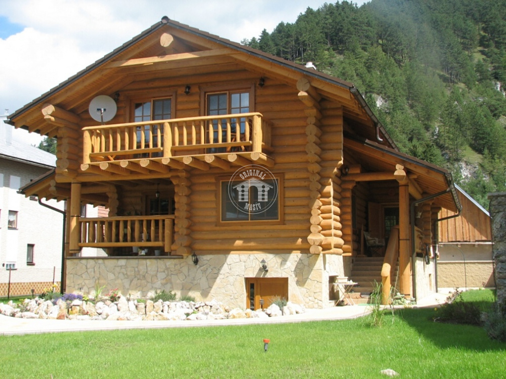 Blockbau – Einfamilienhaus mit Keller