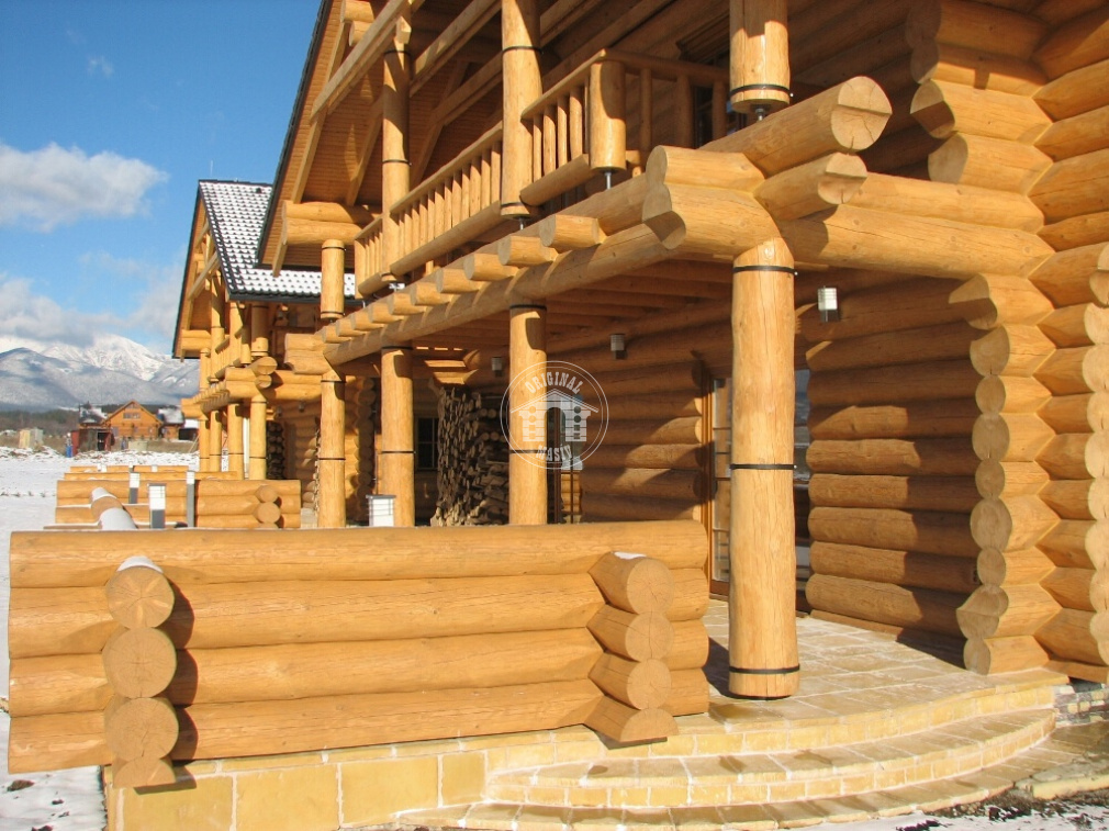 Blockgeländer der Erdgeschossterrasse