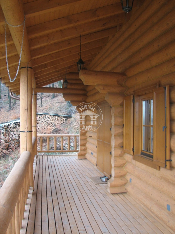 Blockhaus–Einfamilienhaus – Terrasse
