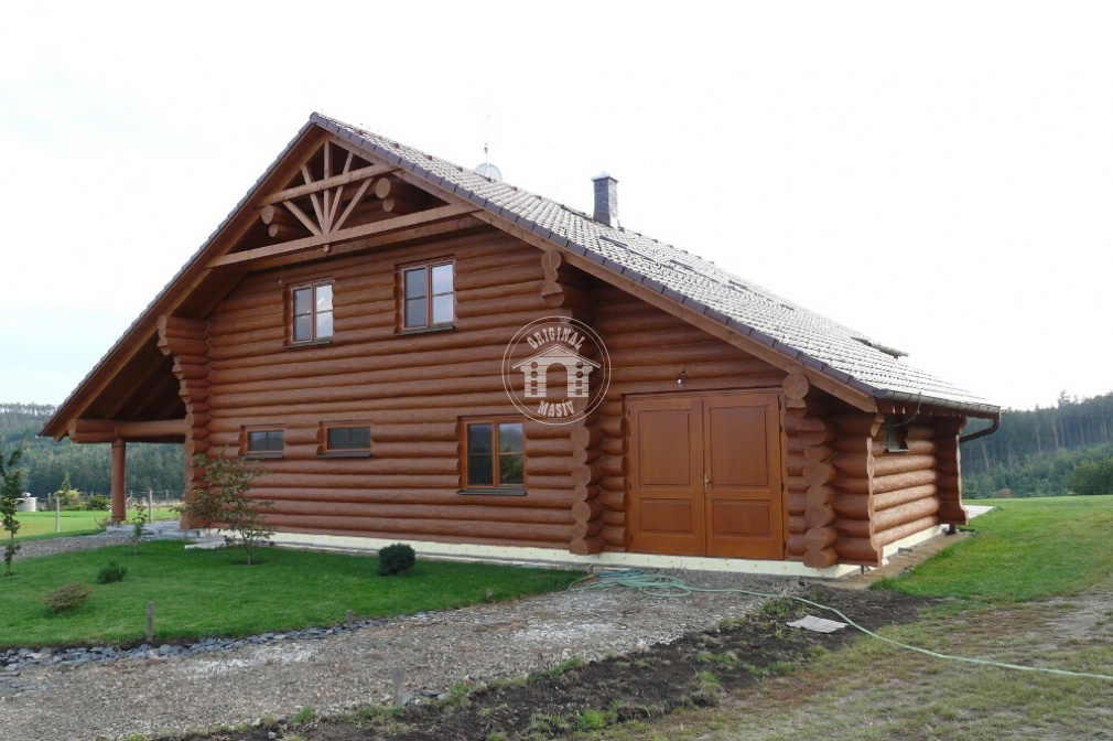 Blockbau – Einfamilienhaus mit Garage