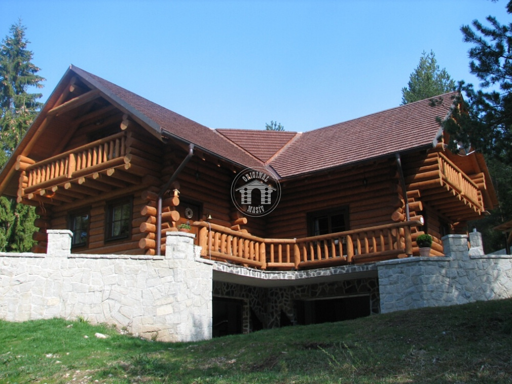 Blockbau – Einfamilienhaus mit Garage