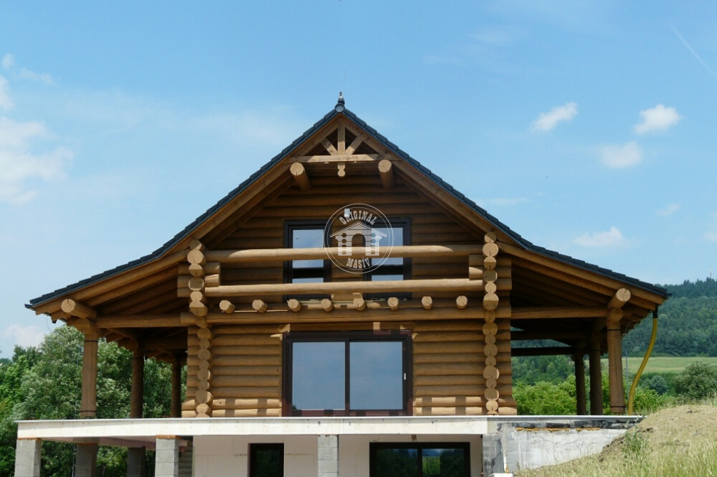 Blockbau – Einfamilienhaus mit Keller