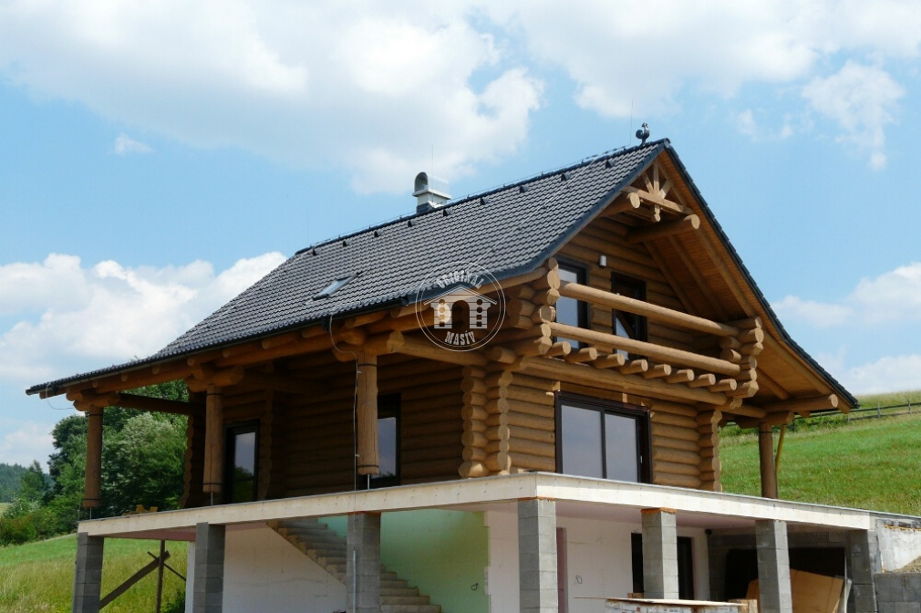 Blockbau – Einfamilienhaus mit Keller