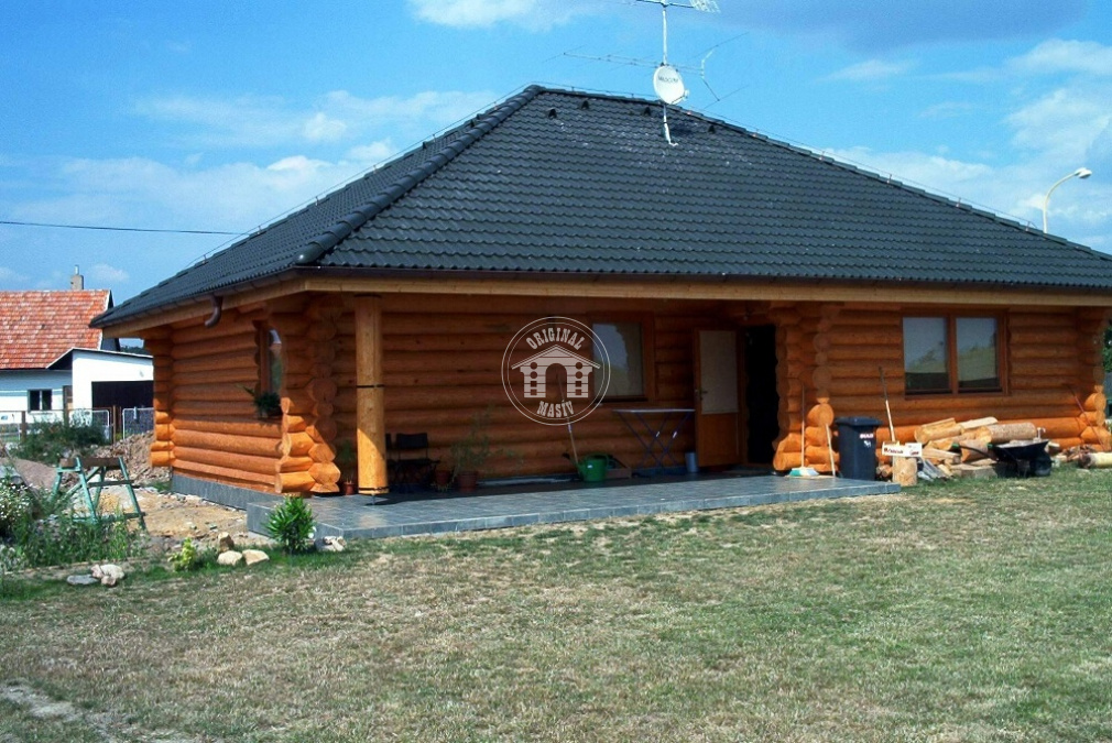 Blockbau – ebenerdiger Bungalow