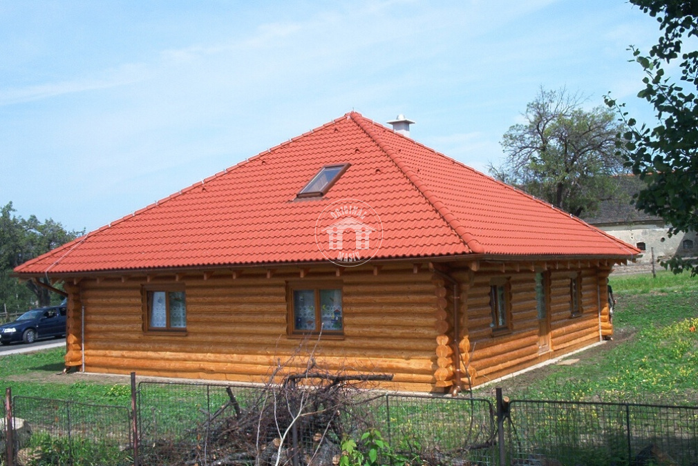 Blockbau – ebenerdiger Bungalow