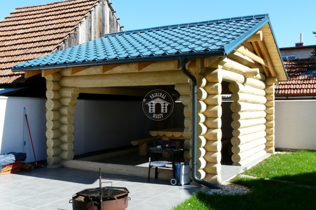 Blockhausartiger Pavillon