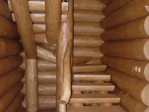 Blockhausartige Treppen