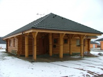 Blockbau – ebenerdiger Bungalow