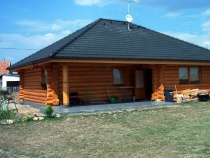 Blockbau – ebenerdiger Bungalow