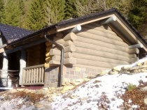 Blockhausartiger Pavillon