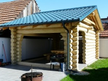 Blockhausartiger Pavillon