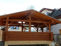 Blockhausartiger Pavillon